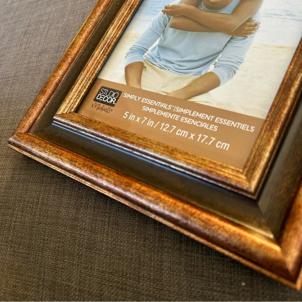 STUDIO DECOR Simply Essentials Two-Tone Finish Distressed Picture Frame #1005254